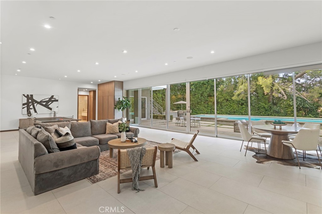 Residential in Encino 5
