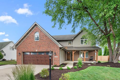7117 Bracken Pkwy, Hobart, IN, 46342-6878 | Card Image