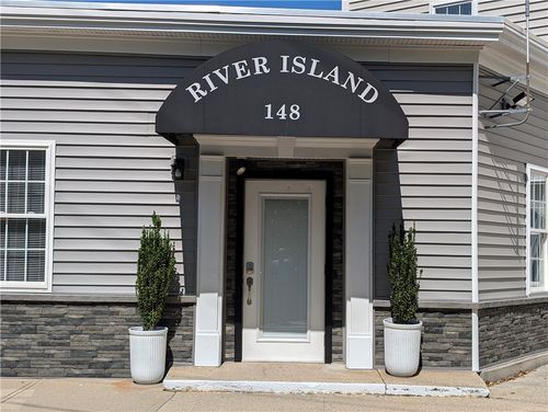 apt-15-148 Bernon St, Woonsocket, RI, 02895-4370 | Card Image