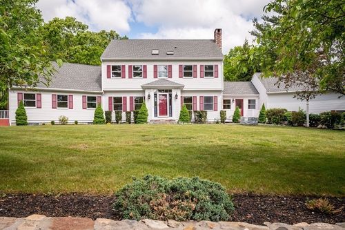 55 Country Club Cir, Pembroke, MA, 02359-2131 | Card Image