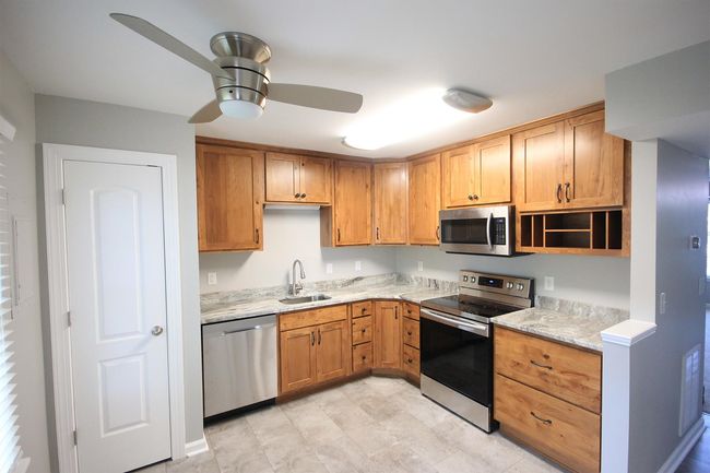APT-14 - 250 Sanders Ferry Rd, Condo with 2 bedrooms, 2 bathrooms and 2 parking in Hendersonville TN | Image 12