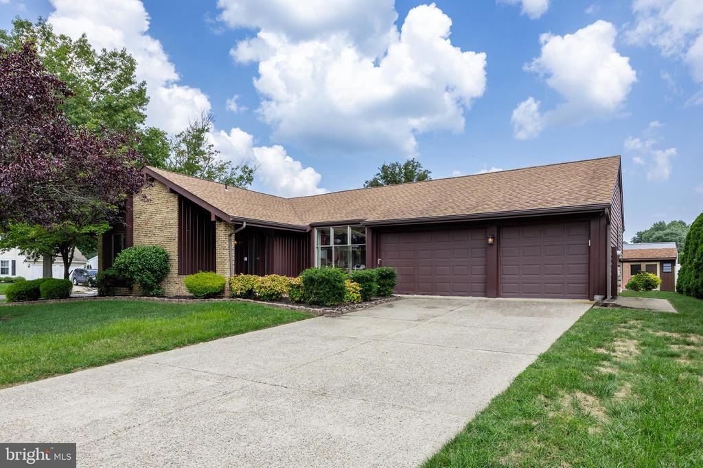Boothby Dr, Mount Laurel, NJ 08054