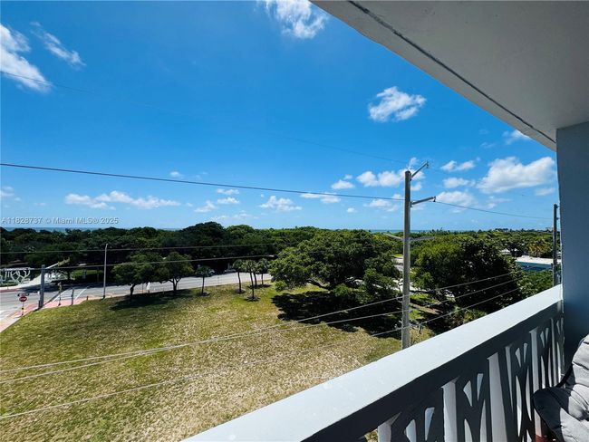 APT-603 - 8233 Harding Ave, Condo with 1 bedrooms, 2 bathrooms and null parking in Miami Beach FL | Image 12