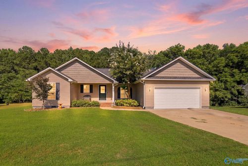 424 Granite Cir, Albertville, AL, 35950-0972 | Card Image