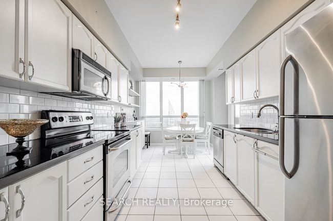 PH202 - 8 Hillcrest Ave, Condo with 3 bedrooms, 3 bathrooms and 1 parking in North York ON | Image 13