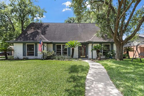 132 Cherry Tree Ln, Friendswood, TX, 77546-2002 | Card Image