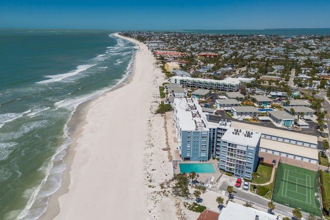 UNIT-204 - 5300 Gulf Dr, Condo with 2 bedrooms, 2 bathrooms and null parking in Holmes Beach FL | Image 87