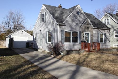610 Reber Ave, Waterloo, IA, 50701-2919 | Card Image