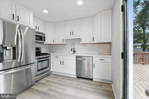 13912 Gum Ln, WOODBRIDGE, VA, 22193-2546 | Card Image