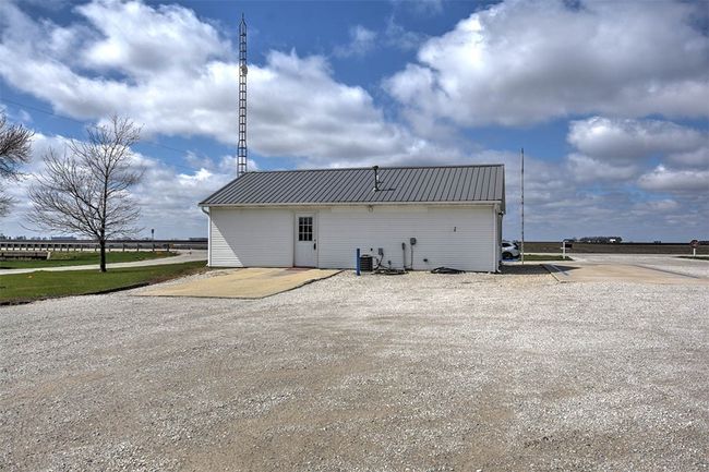 1601 State Highway 128, Home with 0 bedrooms, 2 bathrooms and 20 parking in Bethany IL | Image 19