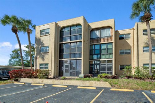 200-208-11485 Oakhurst Road, LARGO, FL, 33774 | Card Image