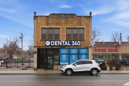 2f-7039 W Roosevelt Road, Berwyn, IL, 60402 | Card Image