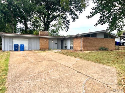 505 Ridge Dr, Florissant, MO, 63033-5529 | Card Image