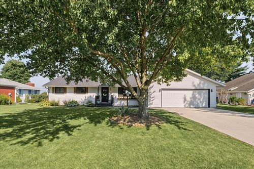 65 Chestnut Ct, Champaign, IL, 61822-7121 | Card Image