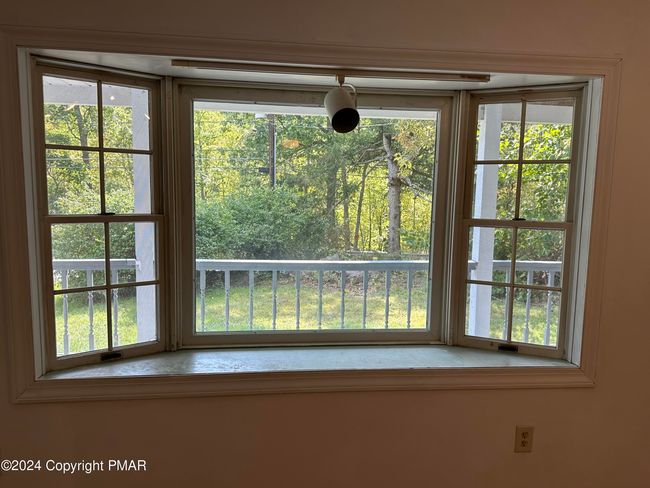 Living Room Bay Window | Image 20