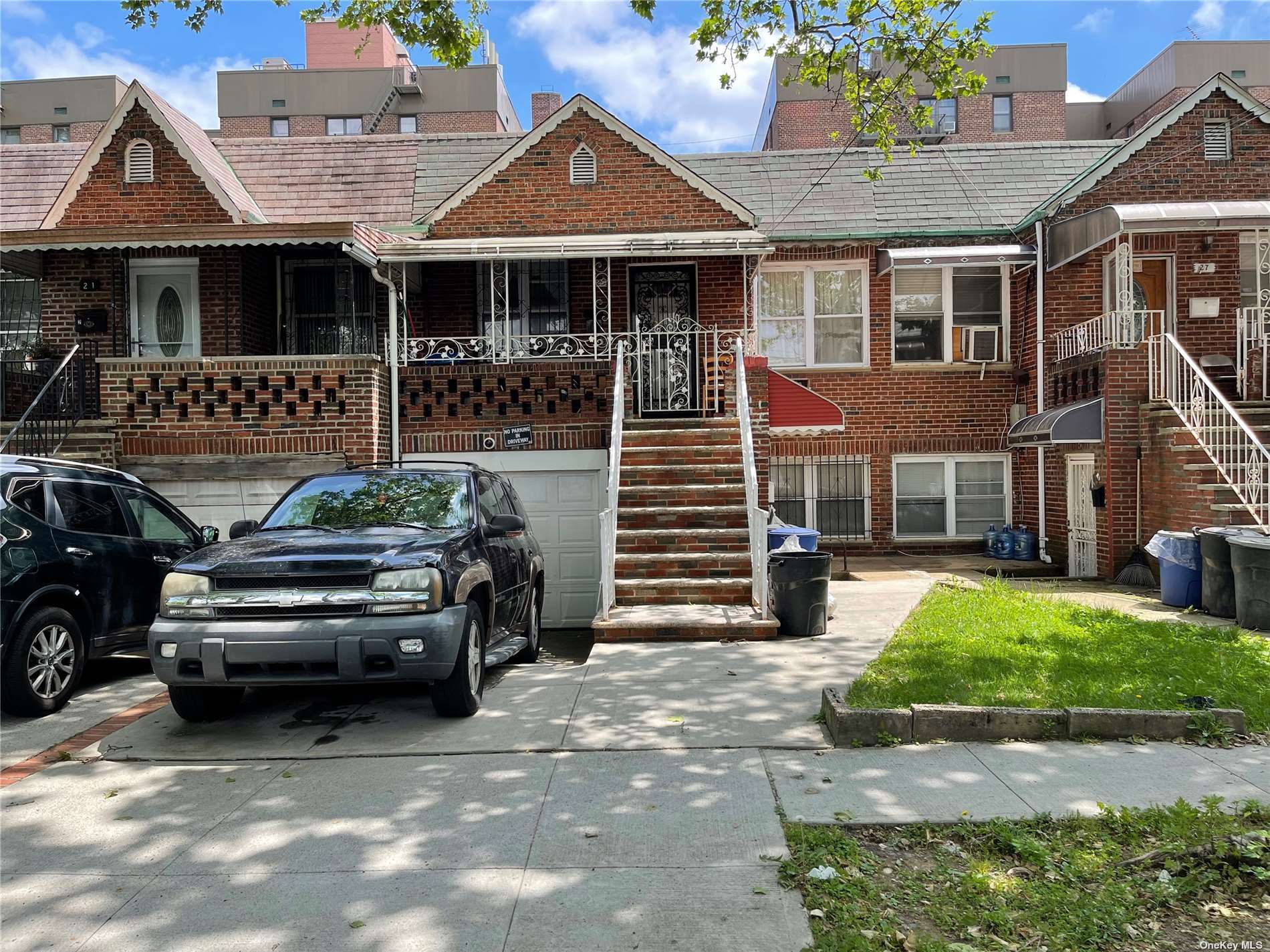 42nd St, Brooklyn, NY 11203