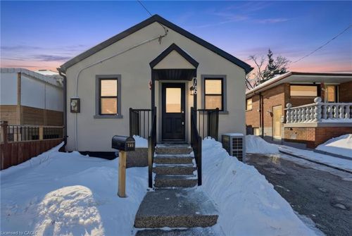 746 Roxborough Ave, Hamilton, ON, L8H1S7 | Card Image