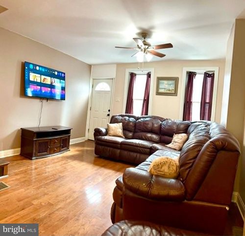 1209 Peters St, PHILADELPHIA, PA, 19147-4519 | Card Image