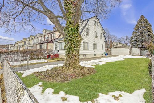 8931A 220th St, Queens Village, NY, 11427 | Card Image
