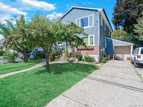 2-1 Pequot Ave, Port Washington, NY, 11050-2001 | Card Image