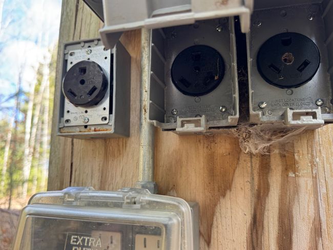 220 Camper Outlets | Image 29