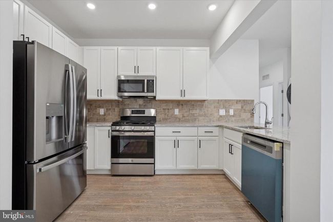 16223 River View Dr, Condo with 2 bedrooms, 2 bathrooms and null parking in BRISTOL PA | Image 28