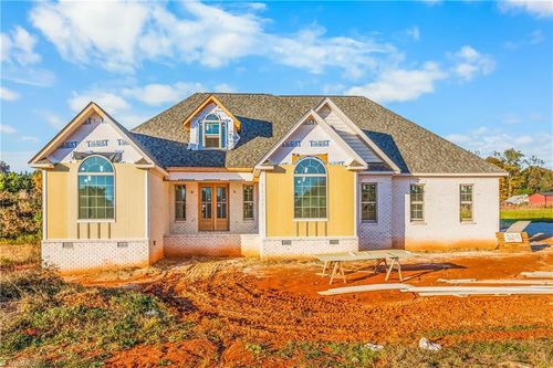 3765 Beroth Cir, Pfafftown, NC, 27040-8218 | Card Image