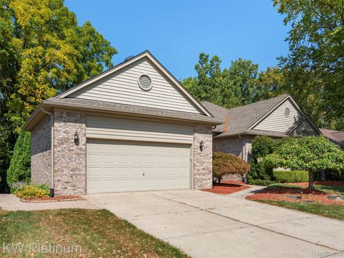 37829 Pocahontas Dr, Clinton Township, MI, 48036-4207 | Card Image