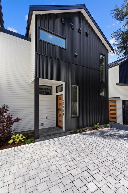 b-2311 N 135th St, Seattle, WA, 98133-7889 | Card Image