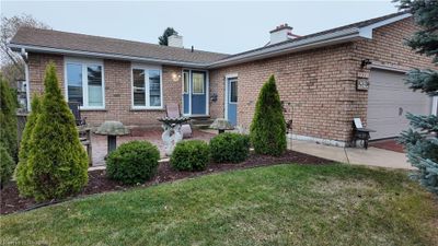 355 Penetangore Row, House other with 3 bedrooms, 2 bathrooms and 6 parking in Kincardine ON | Image 2