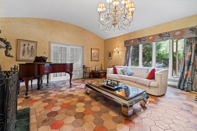 37 Green Acre Ln, House other with 7 bedrooms, 6 bathrooms and null parking in Westport CT | Image 9