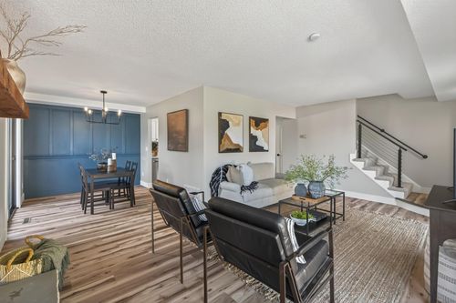 2104 Tamarin Trl, Golden Valley, MN, 55427-3150 | Card Image