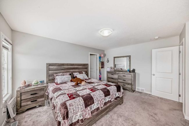 93 Red Sky Road Ne, Home with 3 bedrooms, 2 bathrooms and 4 parking in Calgary AB | Image 13