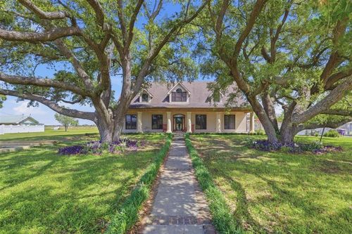 8886 Martin Roy Rd, Jennings, LA, 70546-7737 | Card Image