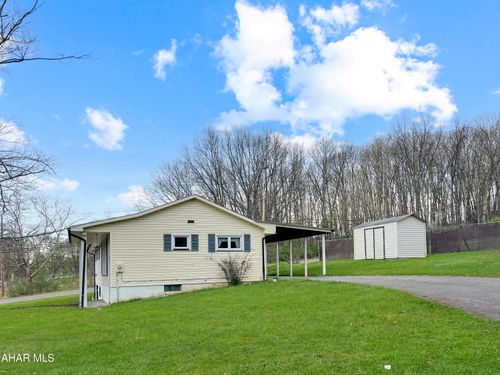 215 Dale Circle, Altoona, PA, 16601 | Card Image