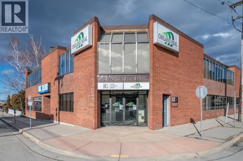 498 Ellis St, Penticton, BC, V2A4M2 | Card Image