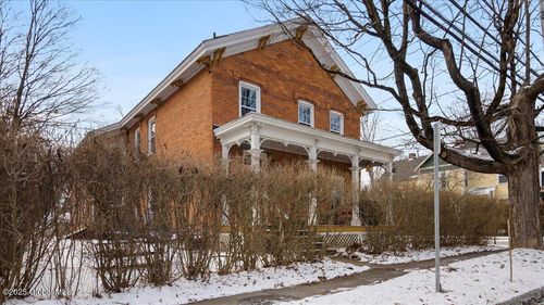 154 Washington St, Saratoga Springs, NY, 12866-3902 | Card Image