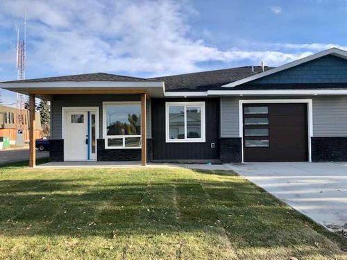 2-4738 49a Ave, Lacombe, AB, T4L1N4 | Card Image