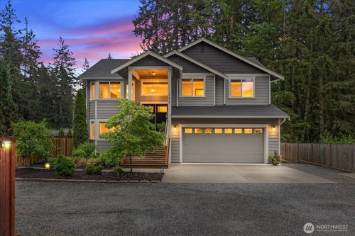 19827 Cypress Way Way, Lynnwood, WA, 98036 | Card Image