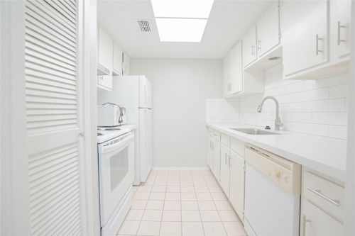 apt-207-2220 S Piney Point Rd, Houston, TX, 77063-1411 | Card Image