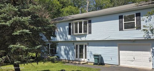 889 Country Place Dr, Tobyhanna, PA, 18466-7950 | Card Image