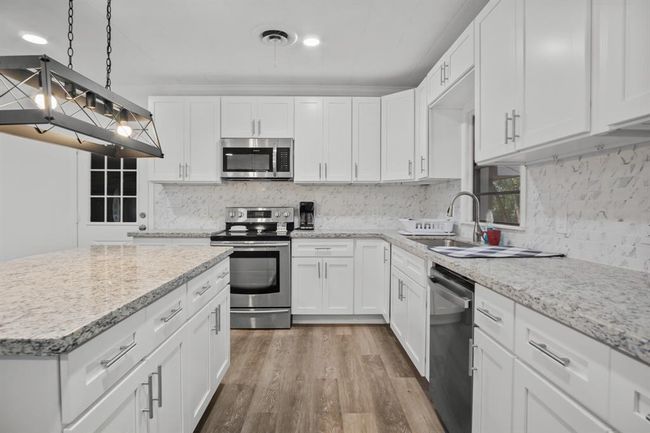 227 Hale, House other with 3 bedrooms, 2 bathrooms and 4 parking in Winnie TX | Image 17