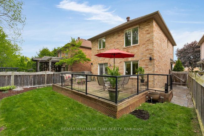 383 Hewitt Cir, House other with 3 bedrooms, 3 bathrooms and 4 parking in Newmarket ON | Image 35