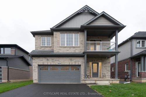 9259 White Oak Ave, Niagara Falls, ON, L2G3P6 | Card Image