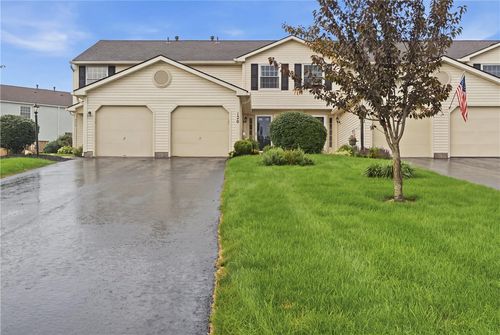 120 Courtshire Ln, Penfield, NY, 14526-2646 | Card Image