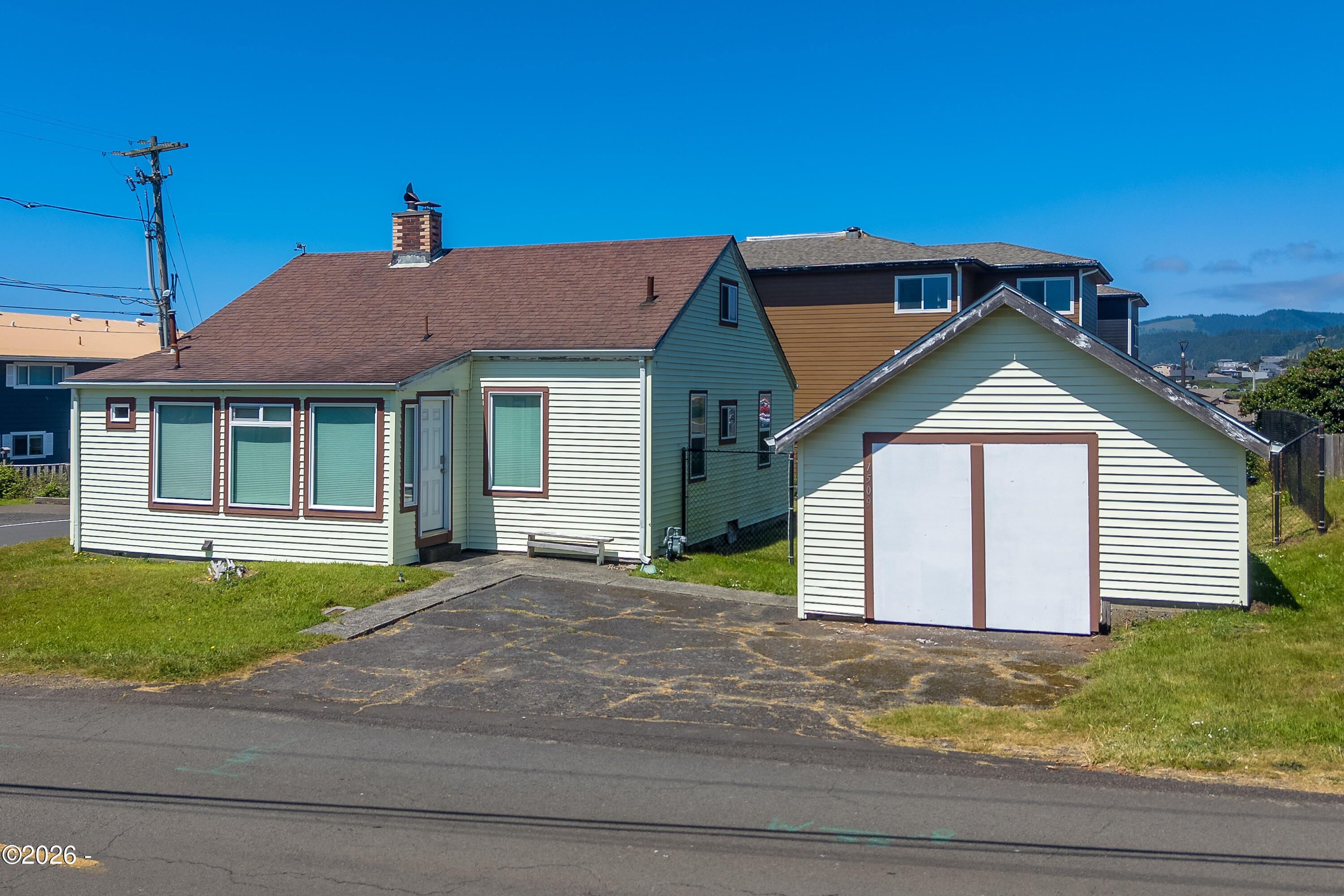 Residential in Lincoln City 3
