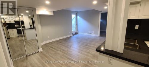 13 Tideland Dr, Brampton, ON, L7A2W3 | Card Image