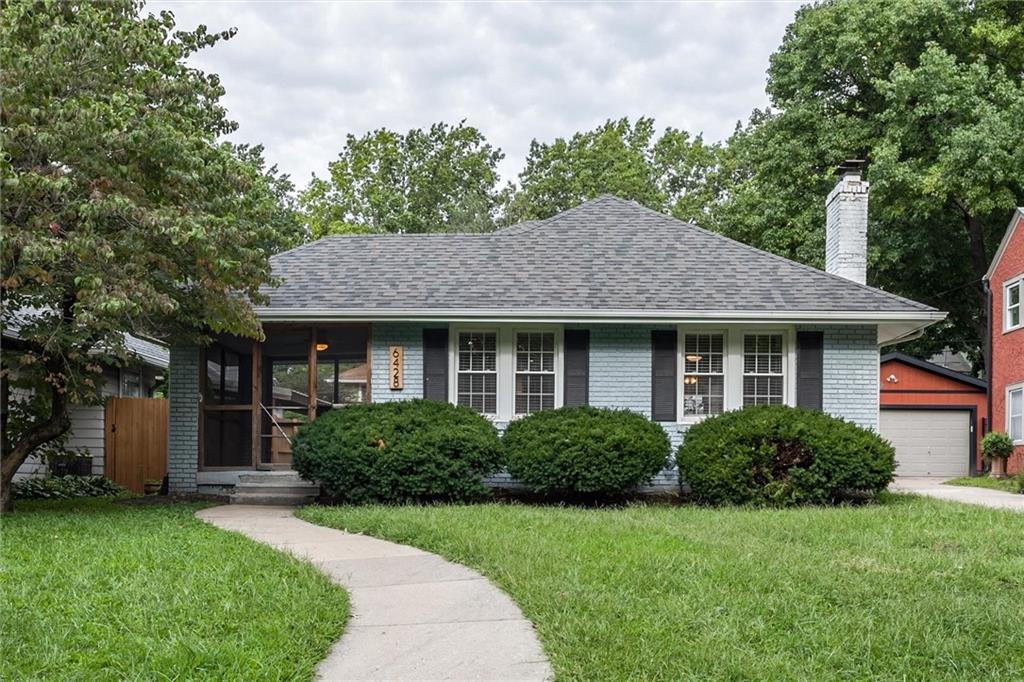 Oak St, Kansas City, MO 64113