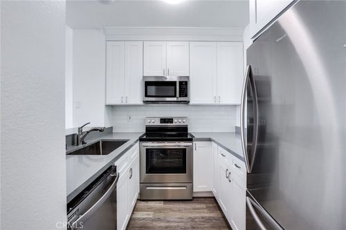 a320-20331 Bluffside Cir, Huntington Beach, CA, 92646 | Card Image