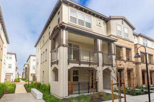 922 Loyola Ln, Morgan Hill, CA, 95037-7937 | Card Image